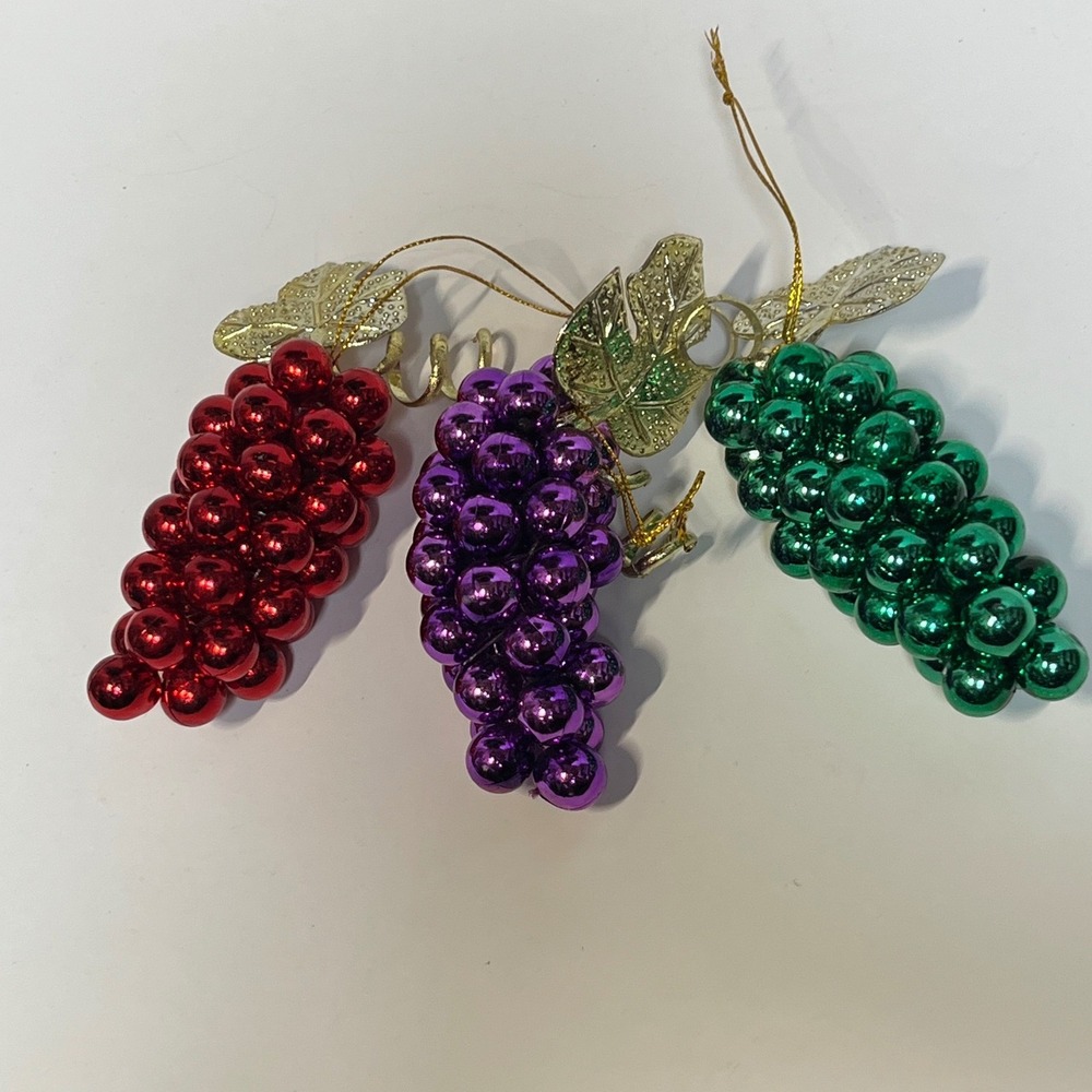 Vintage Style Grape Cluster‎ Christmas Ornaments Red Green Purple Set of 3 4in